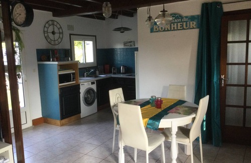 Saint-Gildas-de-Rhuys Villa | Villa familiale dans grand jardin arboré à 200 m de la plage et proche village..