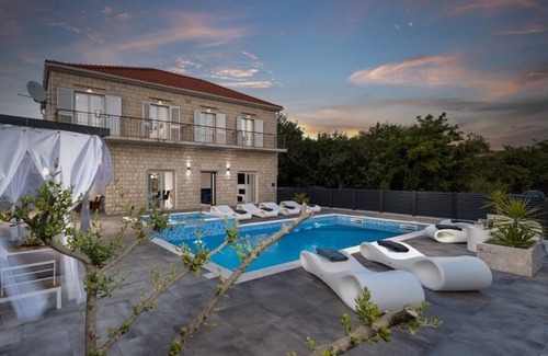 Sucuraj Villa | Villa Faros on Hvar – Crovillas GmbH