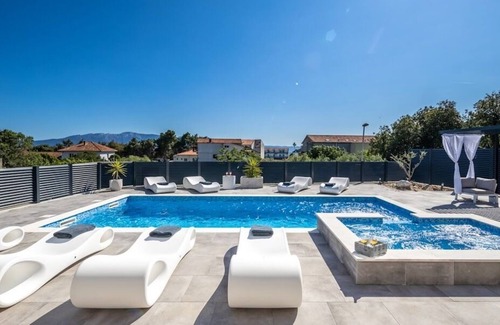 Sucuraj Villa | Villa Faros on Hvar – Crovillas GmbH