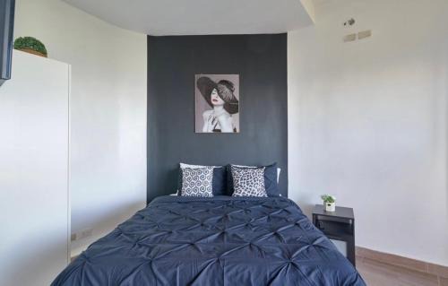Jarabacoa Villa | Villa Favella-Pop-Art-View-7BR-Jamaca De Dios-Balcony-Dream