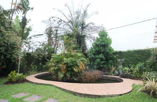 Bonaberi Villa | Villa Fernandino