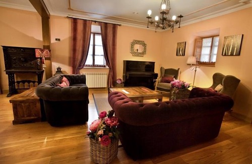 Herrera de Valdecanas Casa | Villa Ferrera Posada Rural