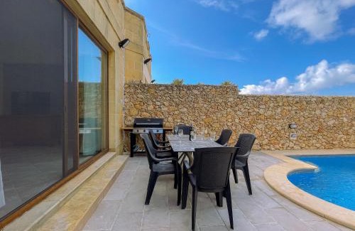 Santu Pietru Villa | Villa Fieldview - Gozo Holiday Home