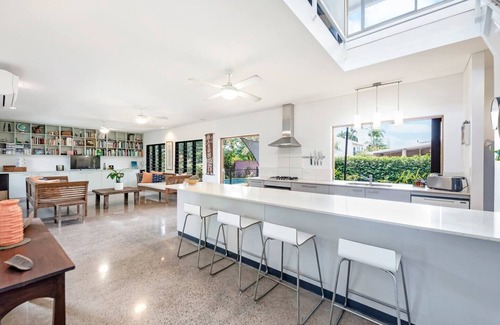 Nightcliff Villa | Villa Flamingo Tropical Nightcliff Beach Oasis
