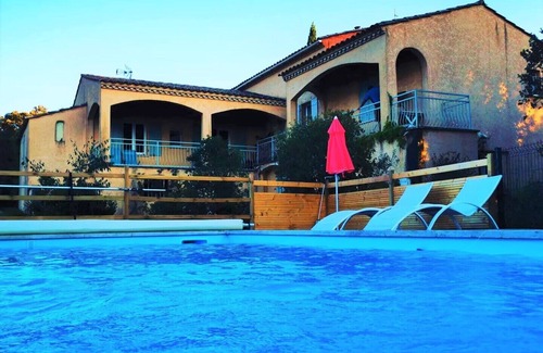 Saint-Siffret Villa | Villa Fleurie con gran jardín cerca de Uzès