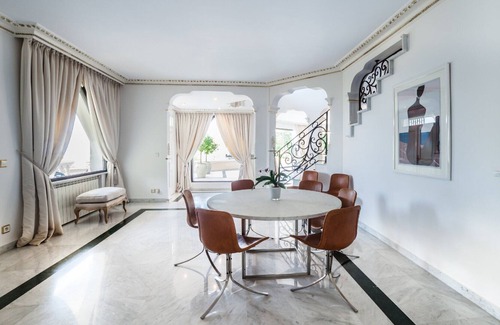Pointe Croisette Villa | Villa Florentine - Golfe-juan , 500 m² Habitable, Très Beau Jardin Paysagé