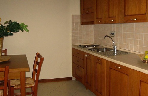 San Baronto Casa | Villa Floriana C: Un apartamento elegante y acogedor rodeado de un hermoso paisaje.
