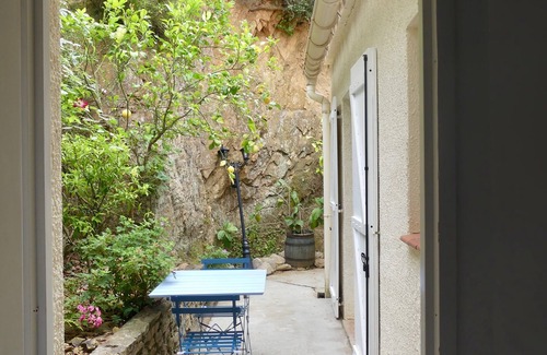Laroque-des-Alberes Casa | Villa Flower of rosemary