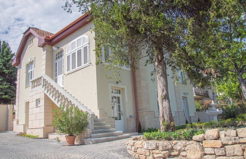 Balatonfured Apartamento | Villa Fontana-Charming 2-bedroom apartment with AC & WiFi in Balatonfüred