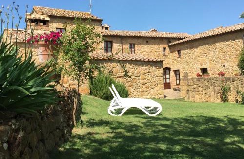 Pienza Villa | Villa Fonte all'Oppio con area piscina recintata