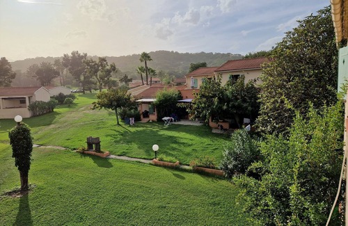 Poggio-Mezzana Villa | Villa for 10 to 12 people on the seafront.