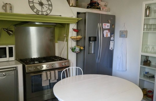 12th Arrondissement Villa | Antigua villa de 4-6 personas, jardín / piscina, zona tranquila, inglés hablado