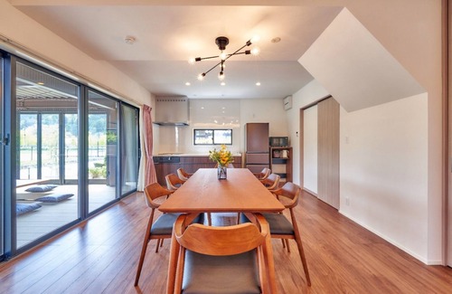 Maibara Casa | Villa Forest Villa Forest Villa A twostory pr / Maibara Shiga
