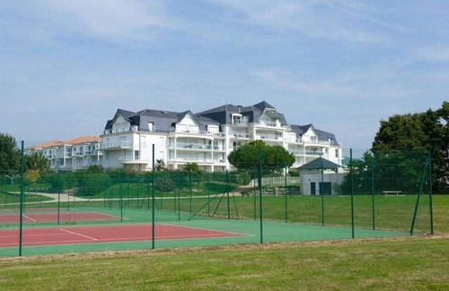 L'Aiguillon-sur-Vie Villa | Jolie Villa au calme, avec piscine privée | sur le Terrain de Golf