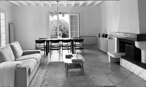 Chantecoq Casa | Villa Relax avec Piscine Privée à 90 min de Paris