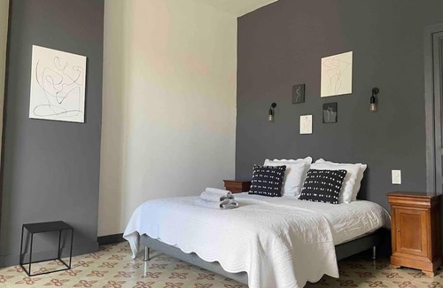 Saint-Hippolyte Casa | VILLA MONTGAILLARD 5km MER cœur village 220m² 3ch
