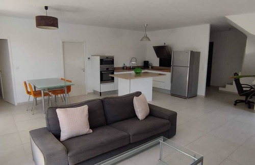 Villeneuve-les-Maguelone Villa | Villa Moderne Près à 3 km de la Plage