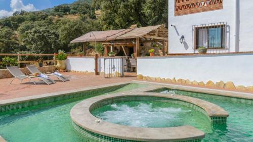 Iznajar Villa | Villa Fraskito Iznajar by Ruralidays