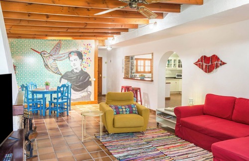Telde Villa | Villa Frida Kahlo con vistas al mar, piscina, jardín y Wi-Fi