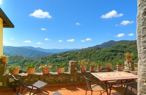 Podenzana Casa | Villa Garibaldino