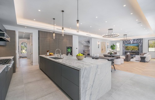 The Flats Villa | Villa Gemma by LuxJB🥇New Beverly Hills Flats Mansion | Gym | Sauna | Cinema