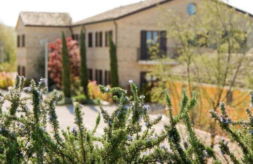 Camerano Casa | Villa Gens Camuria