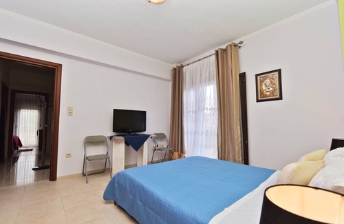 Nea Potidaia Cabaña | Villa George by RentalsPro