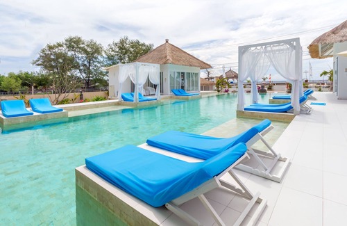 Gili Trawangan Villa | NUEVA VILLA: Villa 4 * pers -FRONT-mar 500m2-12-.-La Piscina 20x10- Gili Trawangan