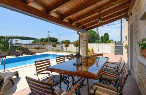 Valtura Villa | VILLA GINA