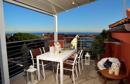 Loano Villa | Increíble casa de vacaciones con jacuzzi, sauna y una maravillosa terraza con vistas al mar.