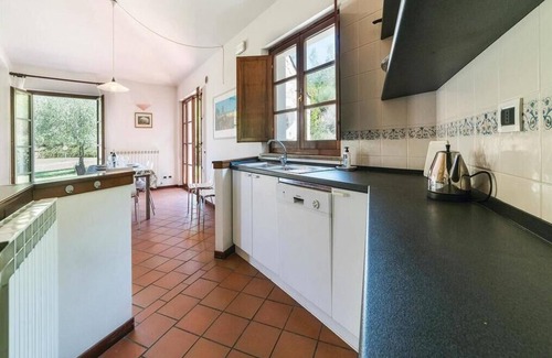 Bettona Villa | Villa Giulia en Bettona, Perugia, con piscina y cancha de tenis