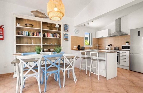 Cala'n Bosch Villa | Villa Gloria - Cheerful 2-bedroom villa with pool