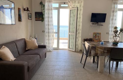 Casteldaccia Villa | Villa GLORIA intero alloggio sulla spiaggia 8 posti letto 15 minuti da Palermo e 35 da Cefalu