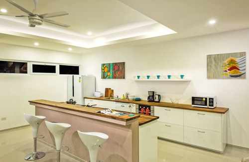 Klong Son Villa | Villa Gold Shore frente a la playa con piscina privada, A / C, WiFi, gimnasio cerca del restaurante