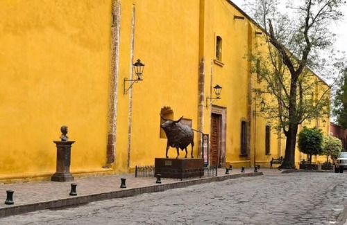 Zona Centro Apartamento | Villa Golondrinas, in Main Downtown, with A/C and Free Parking!