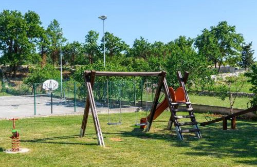 Jursici Casa | Villa Grande, Klimatisiert Und Mit Pool In Jursici