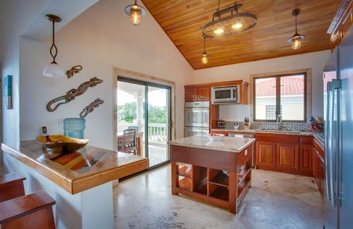 Placentia Casa | Villa Groovy Gecko, Awesome 5 bedroom ocean beach front villa with private chef