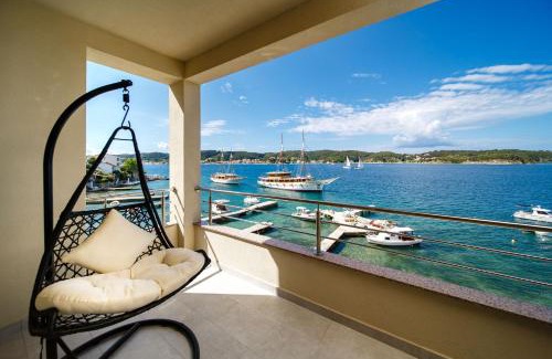 Rab Town Apartamento | Villa Guliva