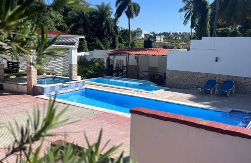 Los Alcarrizos Casa | Villa H2o, en la ciudad a 10-15 minutos del Centro