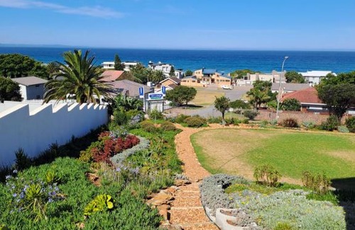 Jeffreys Bay Villa | Villa Hakmka