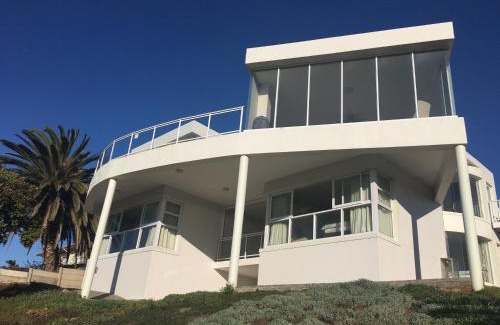Jeffreys Bay Villa | Villa Hakmka