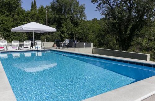 Cilipi Apartamento | Villa Harmonia with patio and shared pool