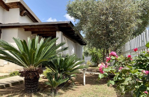 Quartu Sant'Elena Villa | Villa 'Harmony' con terraza privada, Wi-Fi y aire acondicionado