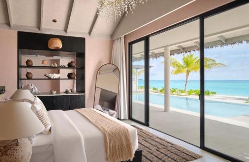 Dhiffushi Complejo | Villa Haven Resort Maldives - 50 Percentage Off Seaplane for 4 Nights and Above