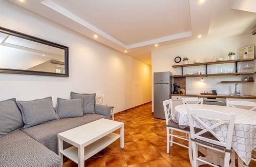 Linardici Apartamento | Villa Haya - apartment LANTANA with heated pool