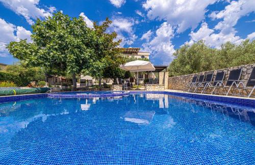 Linardici Apartamento | Villa Haya with heated pool