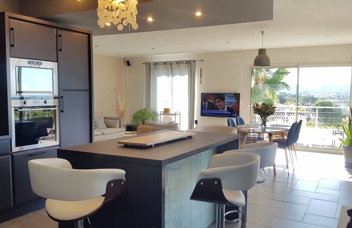 Montbazin Villa | Villa 190m² 8 personas, piscina climatizada, vista excepcional, jardín exótico