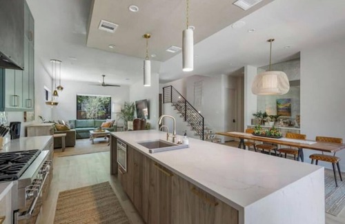 Holly Villa | Villa Hermosa - East Austin Oasis, Pool/Hot Tub