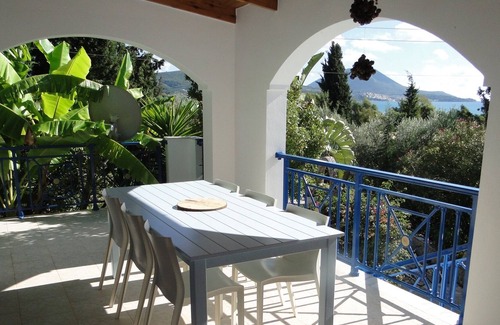 Gialova Villa | Villa Hetty con vista al mar en la Bahía de Navarino