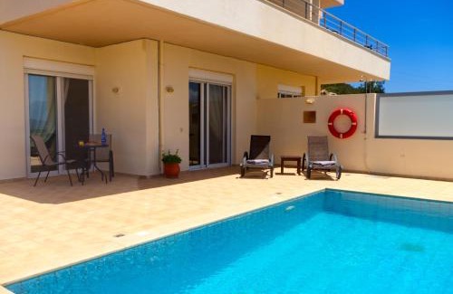 Vathi Casa | Villa Hibiscus, piscine privée avec une vue splendide